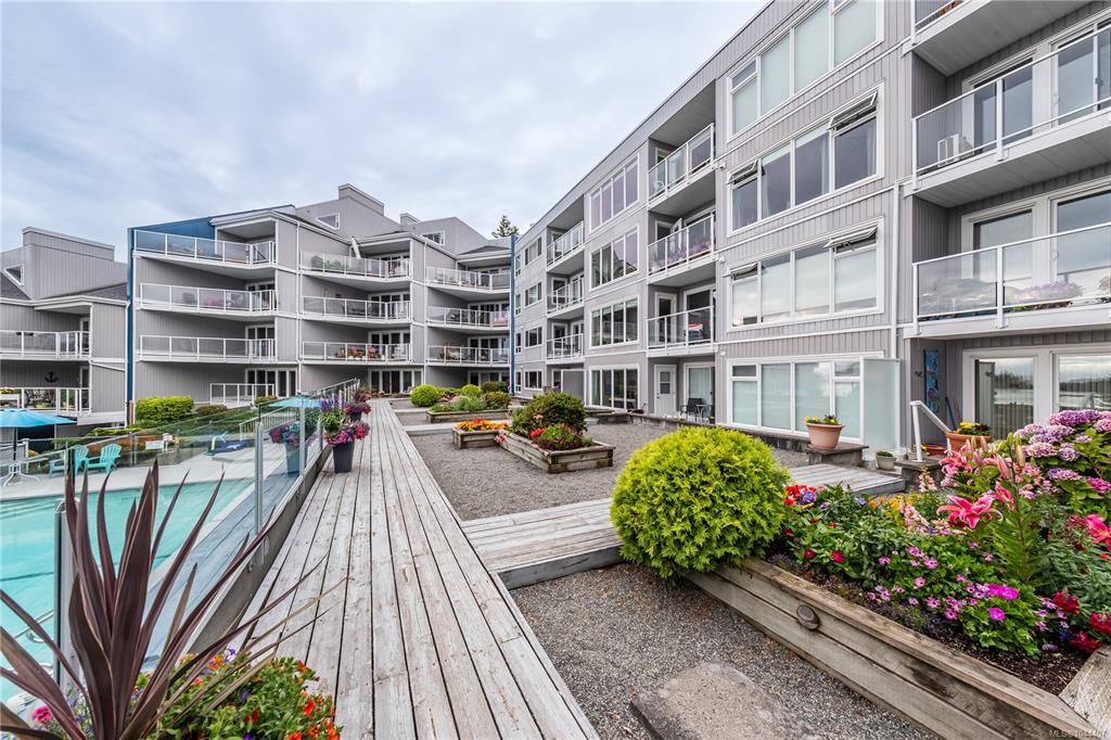 2562 Departure Bay Rd, 1044407, BC,