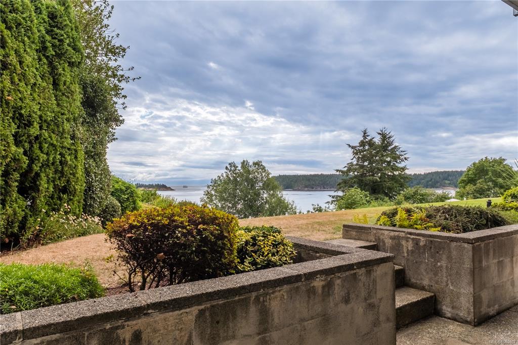 Fifth View of 2562 Departure Bay Rd, Seascape Manor, Nanaimo, BC, V9S 5P1