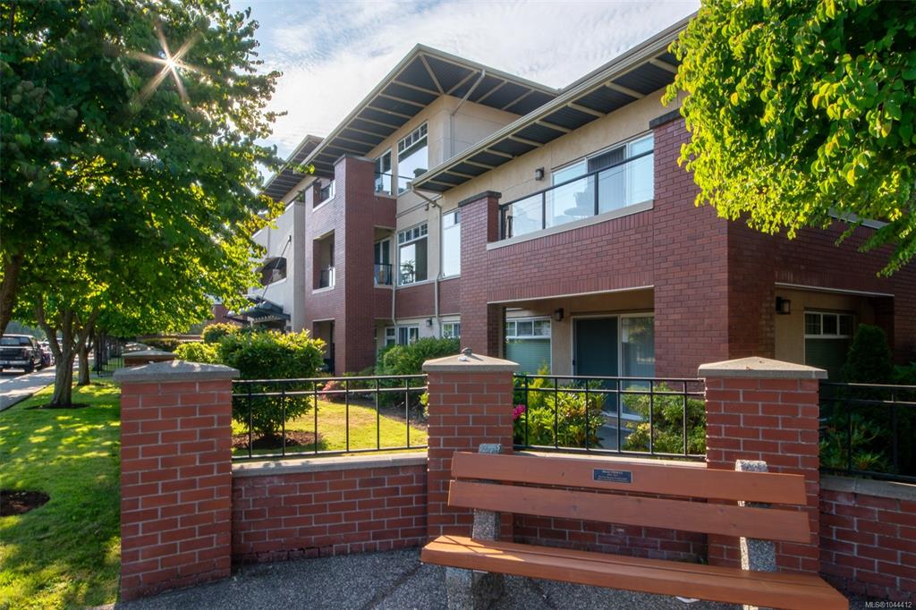 Fifth View of 2380 Brethour Ave, Sidney, BC, V8L 2A5