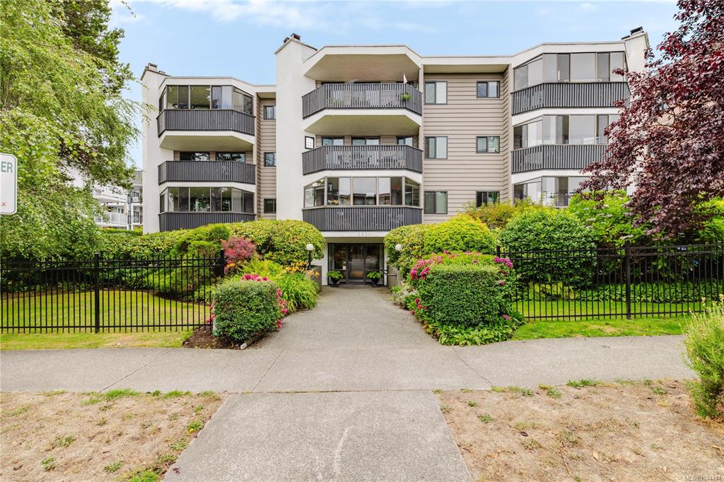 Third View of 1031 Burdett Ave, Copa Pacific, Victoria, BC, V8V 3G9