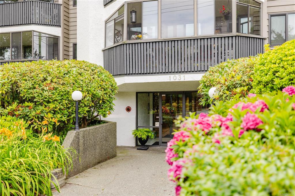 Fourth View of 1031 Burdett Ave, Copa Pacific, Victoria, BC, V8V 3G9