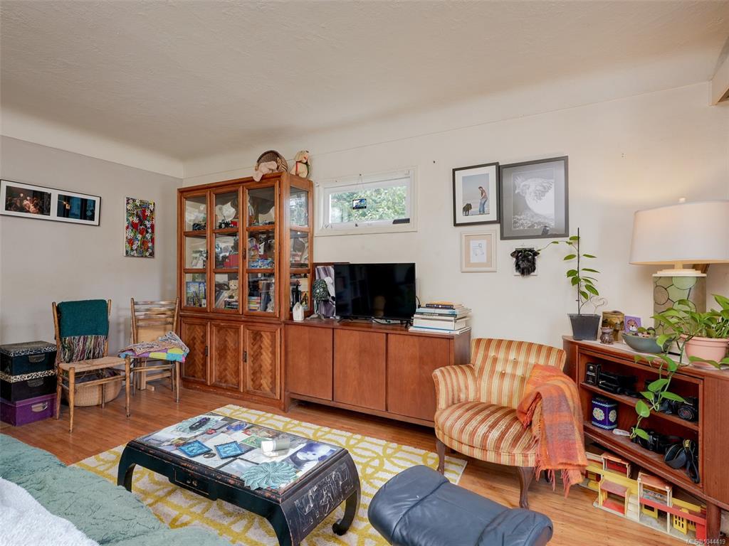 Third View of 2607 Shelbourne St, Victoria, BC, V8R 2Z2