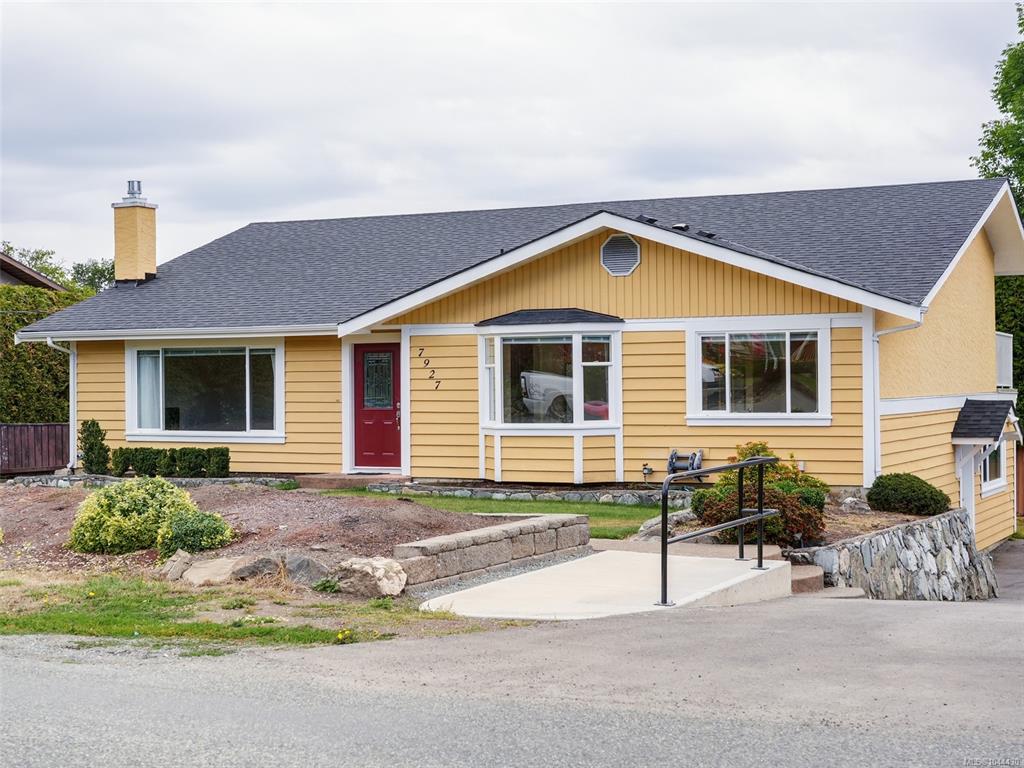Second View of 7927 Wallace Dr, Central Saanich, BC, V8M 1L4