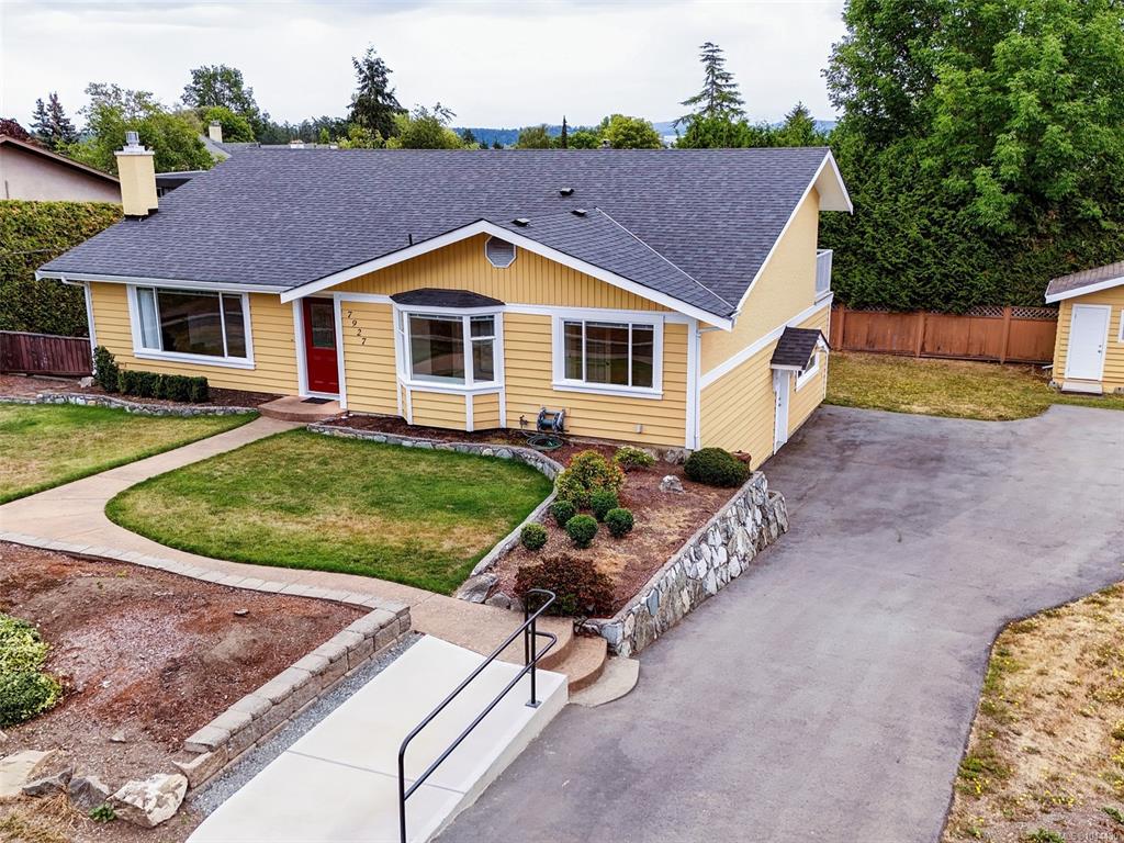 Third View of 7927 Wallace Dr, Central Saanich, BC, V8M 1L4