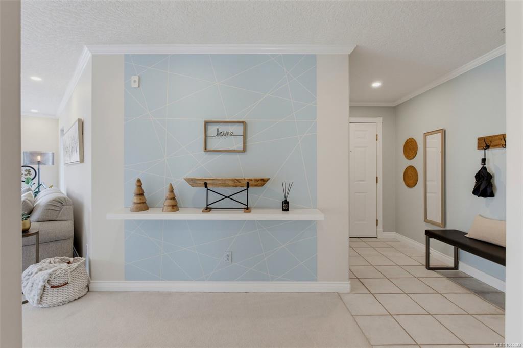 Fifth View of 940 Boulderwood Rise, Boulderwood Rise, Saanich, BC, V8Y 3H5