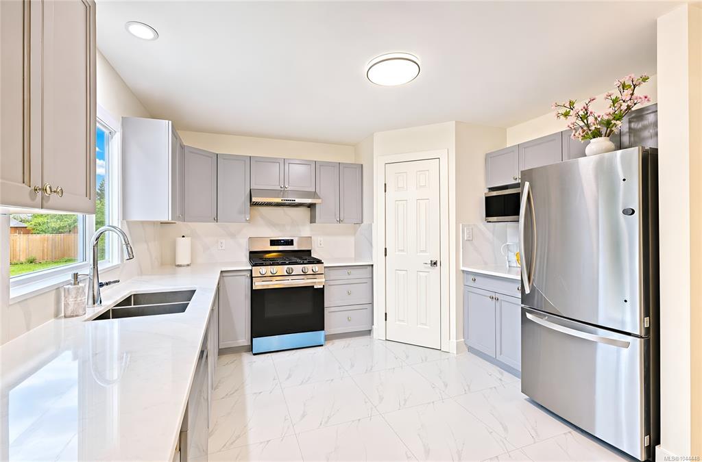Third View of 840 Inez Pl, Nanaimo, BC, V9R 7A3
