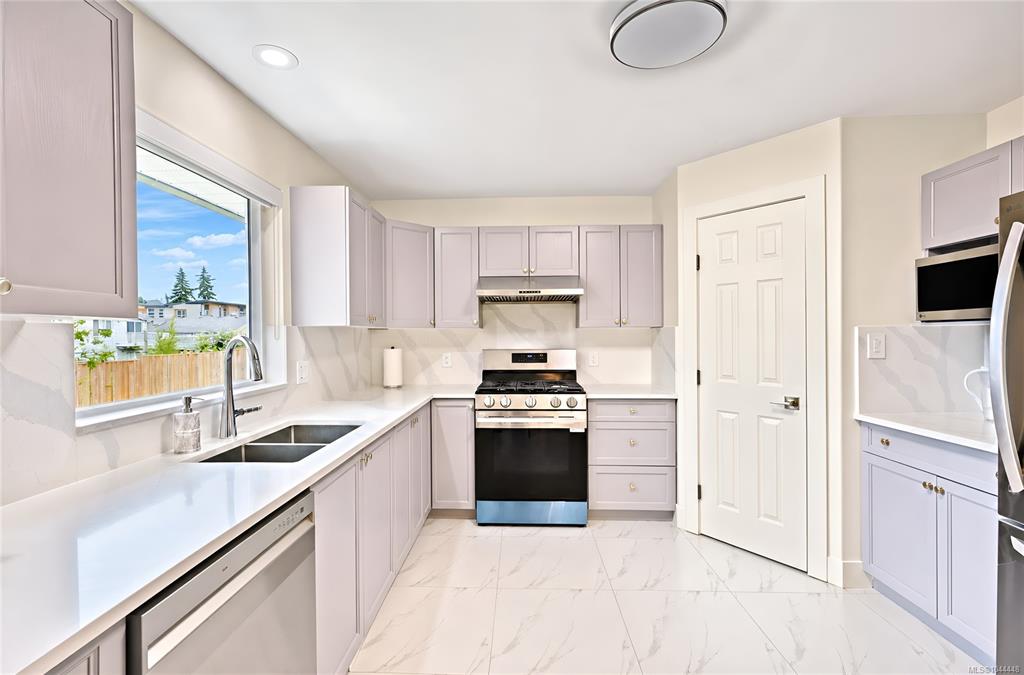 Fifth View of 840 Inez Pl, Nanaimo, BC, V9R 7A3