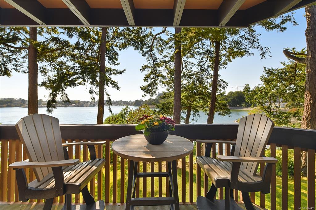 Fourth View of 630 Seaforth St, Victoria, BC, V9A 3R7