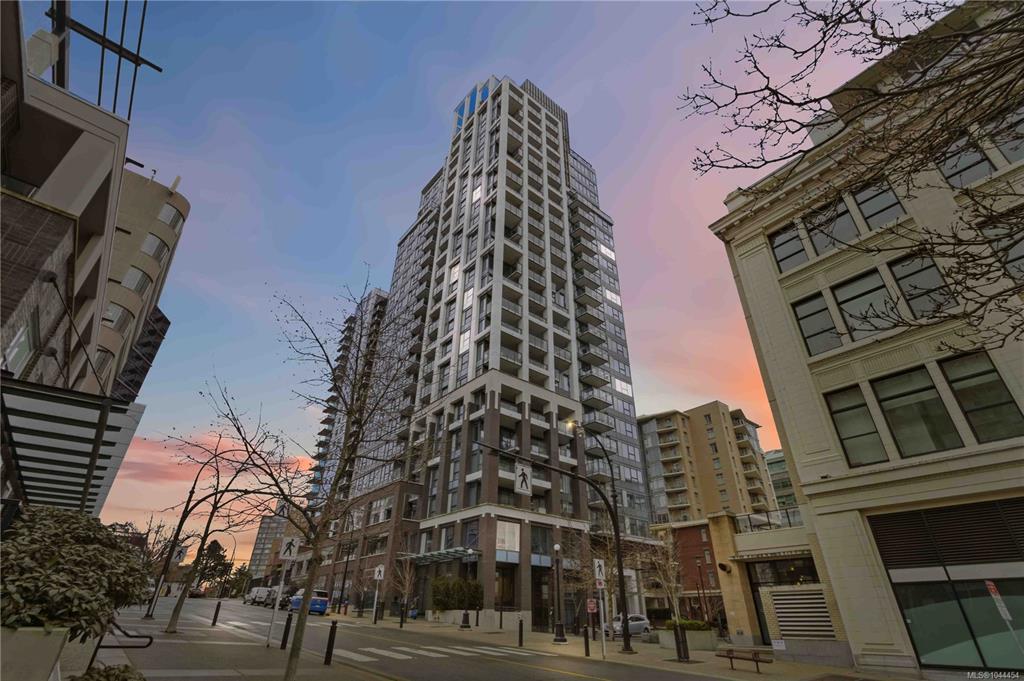 Third View of 777 Herald St, Hudson One, Victoria, BC, V8T 0C7