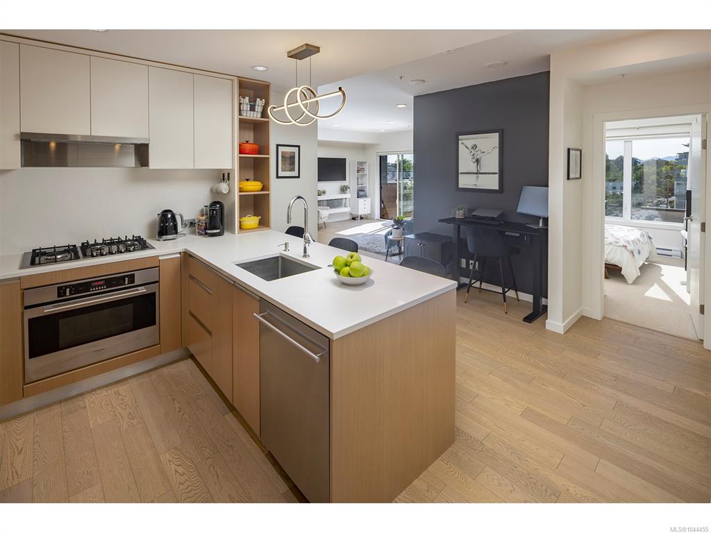 Third View of 1033 Cook St, Black & White, Victoria, BC, V8V 0E1