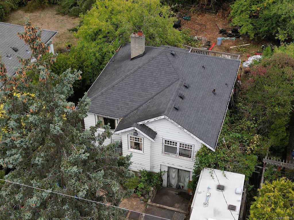 Second View of 482 Ker Ave, Saanich, BC, V9A 2B7