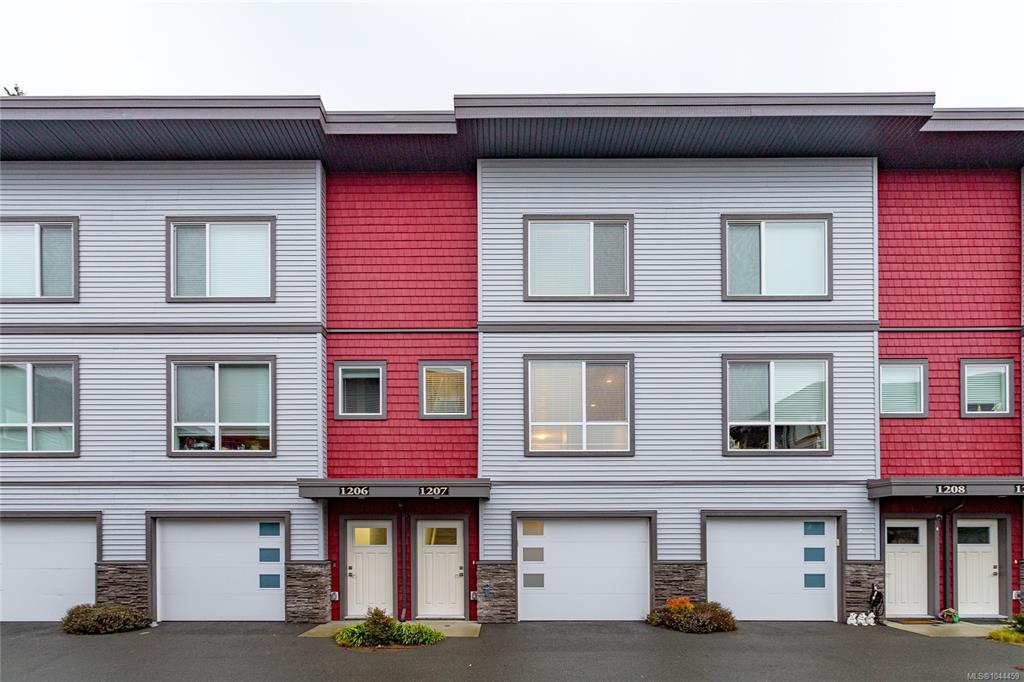 3351 Luxton Rd, 1044459, BC,