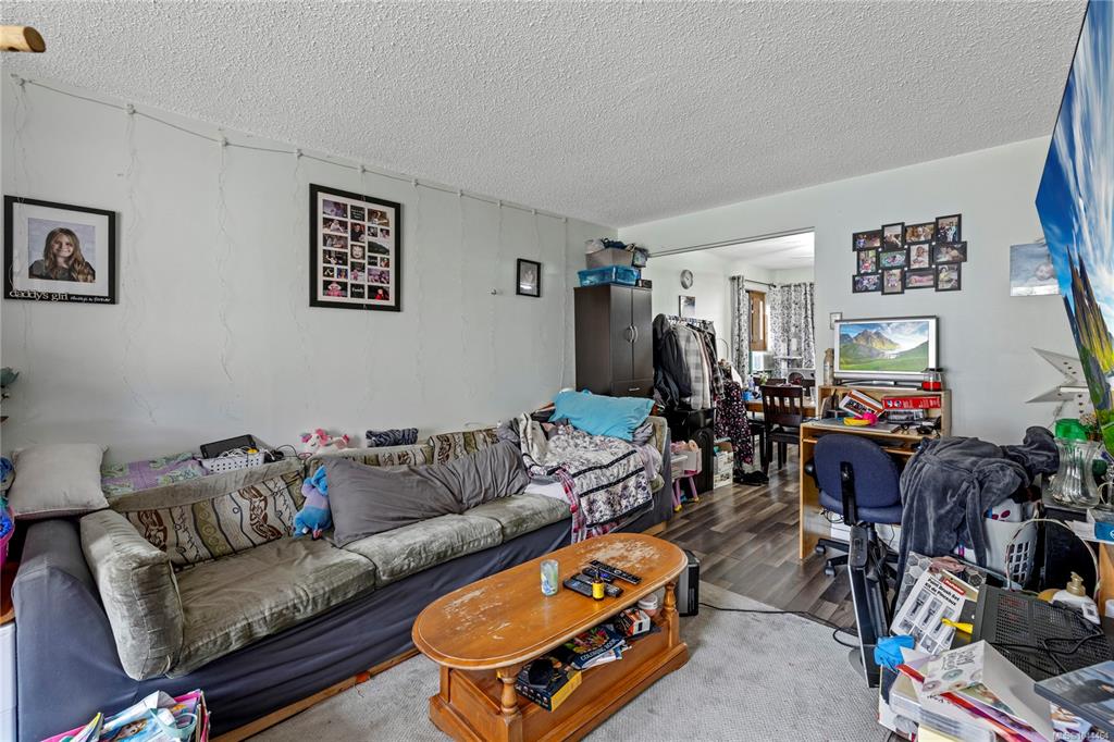 Fifth View of 824 Holly Hill Rd, Nanaimo, BC, V9R 5T1