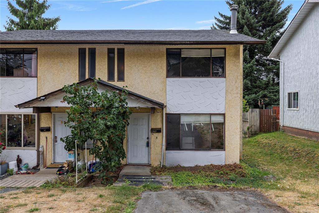 Second View of 826 Holly Hill Rd, Nanaimo, BC, V9R 5T1
