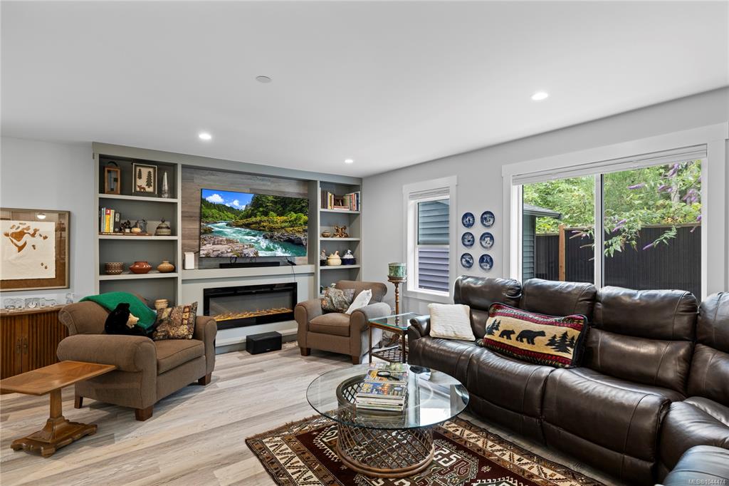 Third View of 242 Sunningdale Rd E, Qualicum Beach, BC, V9K 1L3