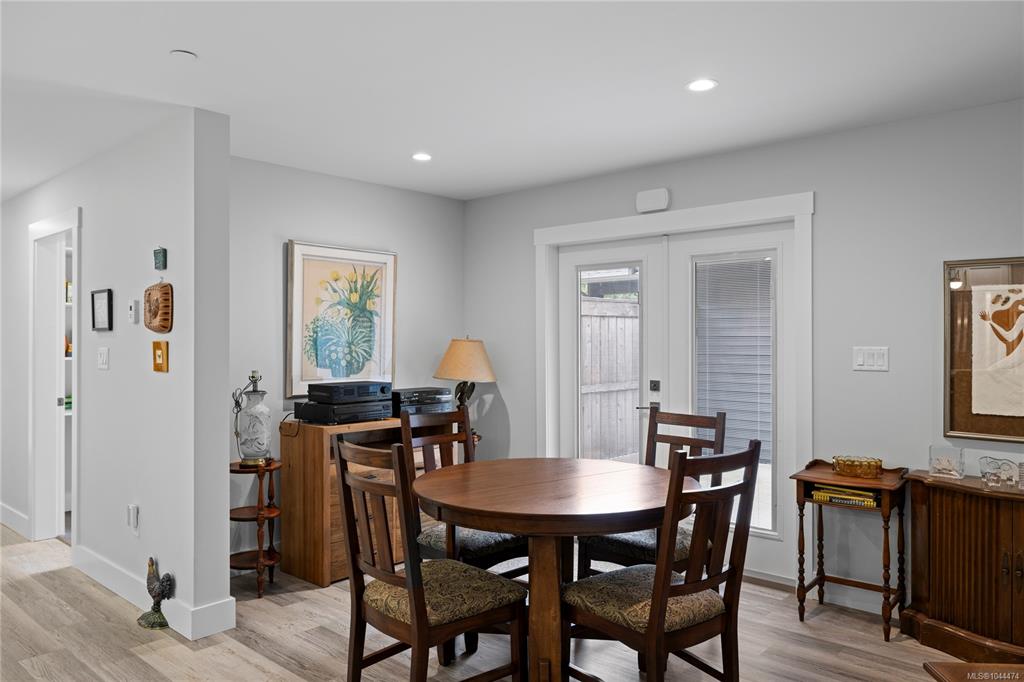 Fifth View of 242 Sunningdale Rd E, Qualicum Beach, BC, V9K 1L3