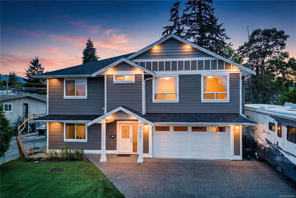 Third View of 3115 Uplands Dr, Nanaimo, BC, V9T 2S9