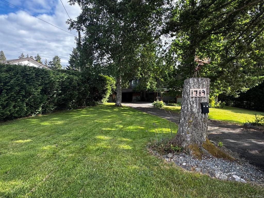 Third View of 1719 Centennial Ave E, Comox, BC, V9M 2W3