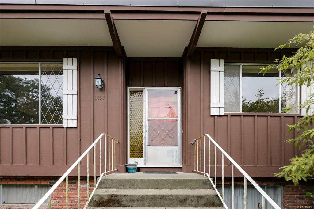 Third View of 3938 Shorncliffe Rd, Saanich, BC, V8P 2T6