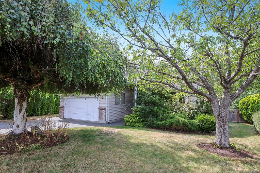 Third View of 1503 Juniper Pl, Comox, BC, V9M 1A2