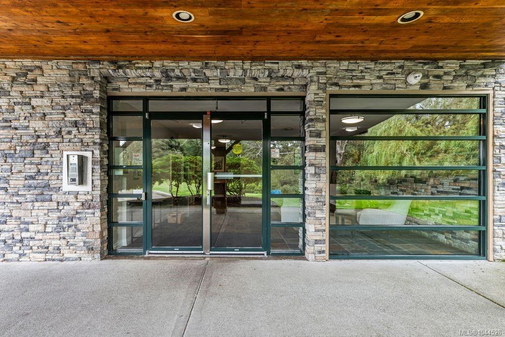 Fifth View of 2676 Island Hwy S, Willows Oceanside, Campbell River, BC, V9W 1C7