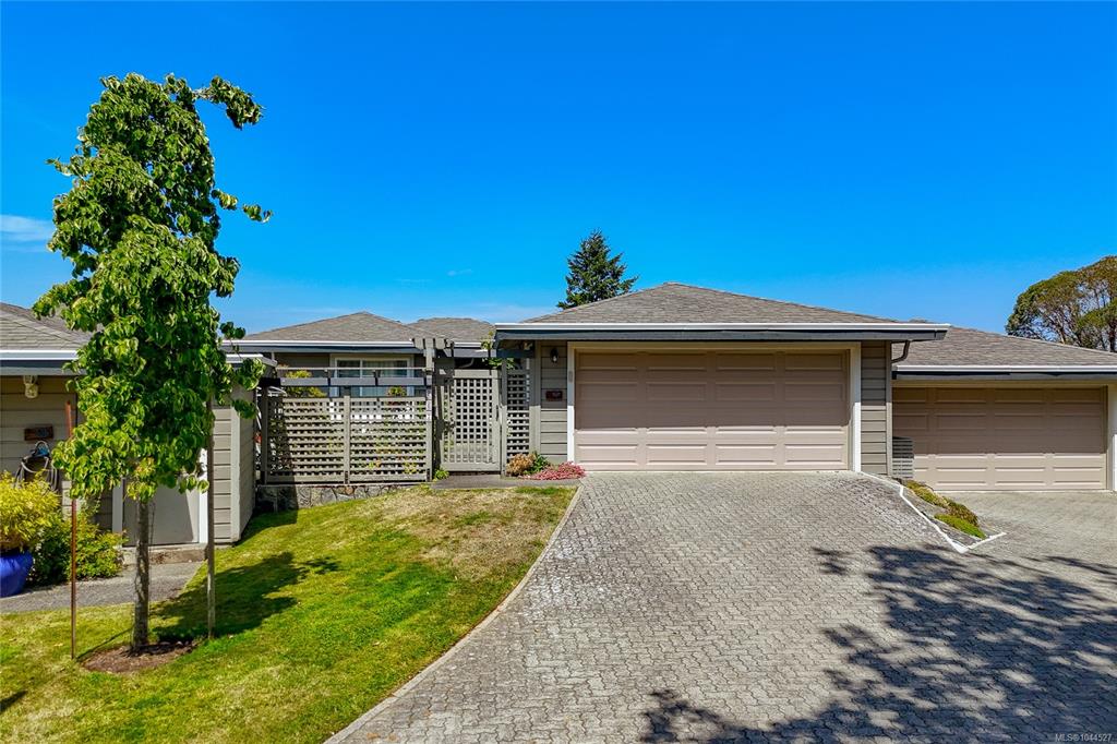 Second View of 2829 Arbutus Rd, Saanich, BC, V8N 5X5