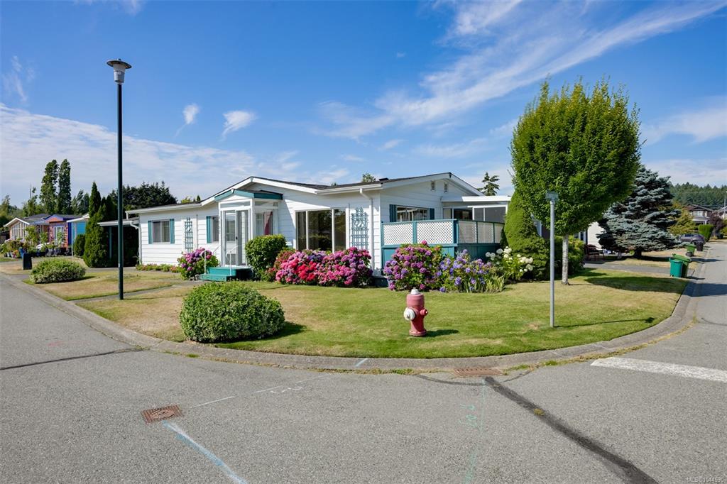Second View of 9362 Village Way, Summergate Village, Sidney, BC, V8L 4N8