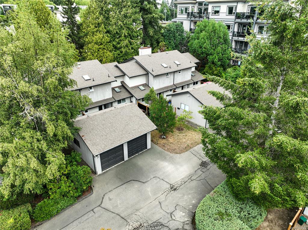 1184 Clarke Rd, 1044542, BC,