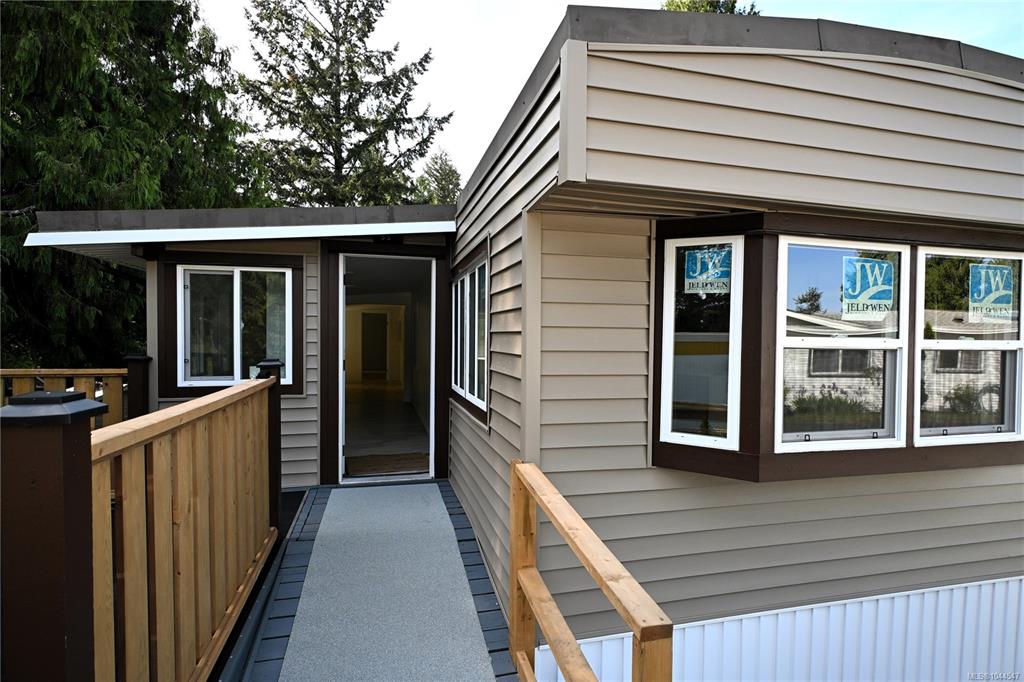 Third View of 1000 Chase River Rd, Nanaimo, BC, V9R 6L9