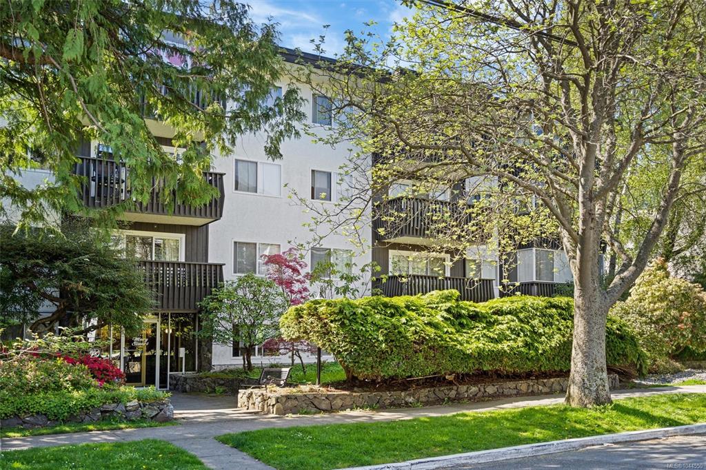 Second View of 1035 Mcclure St, Victoria, BC, V8V 3G1