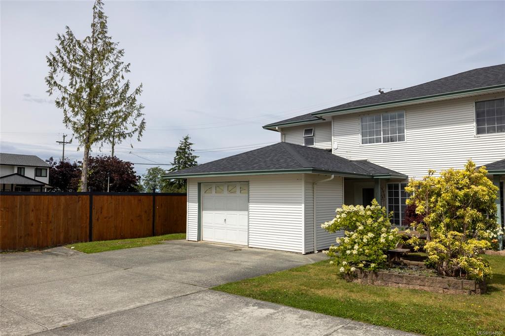 Third View of 2553 Kingcome Pl, Port McNeill, BC, V0N 2R0