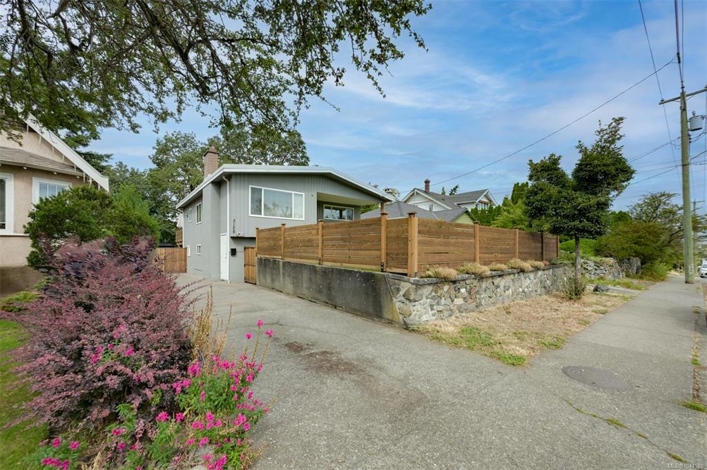 Fourth View of 3128 Quadra St, Victoria, BC, V8X 1G1