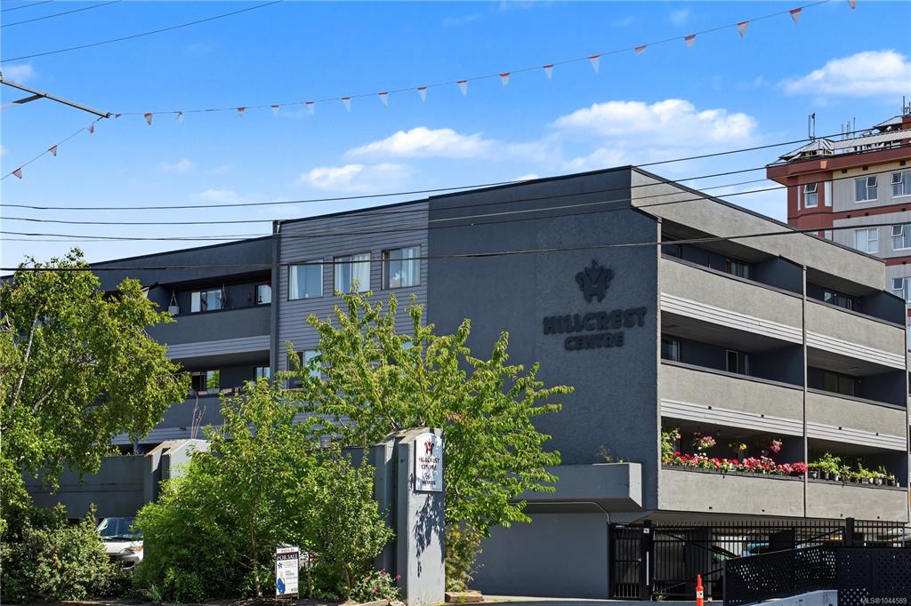 755 Hillside Ave, 1044589, BC,