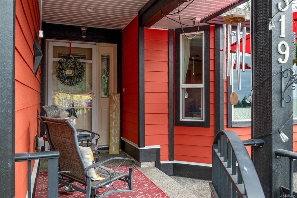 Fifth View of 3319 Cook St, Chemainus, BC, V0R 1K2
