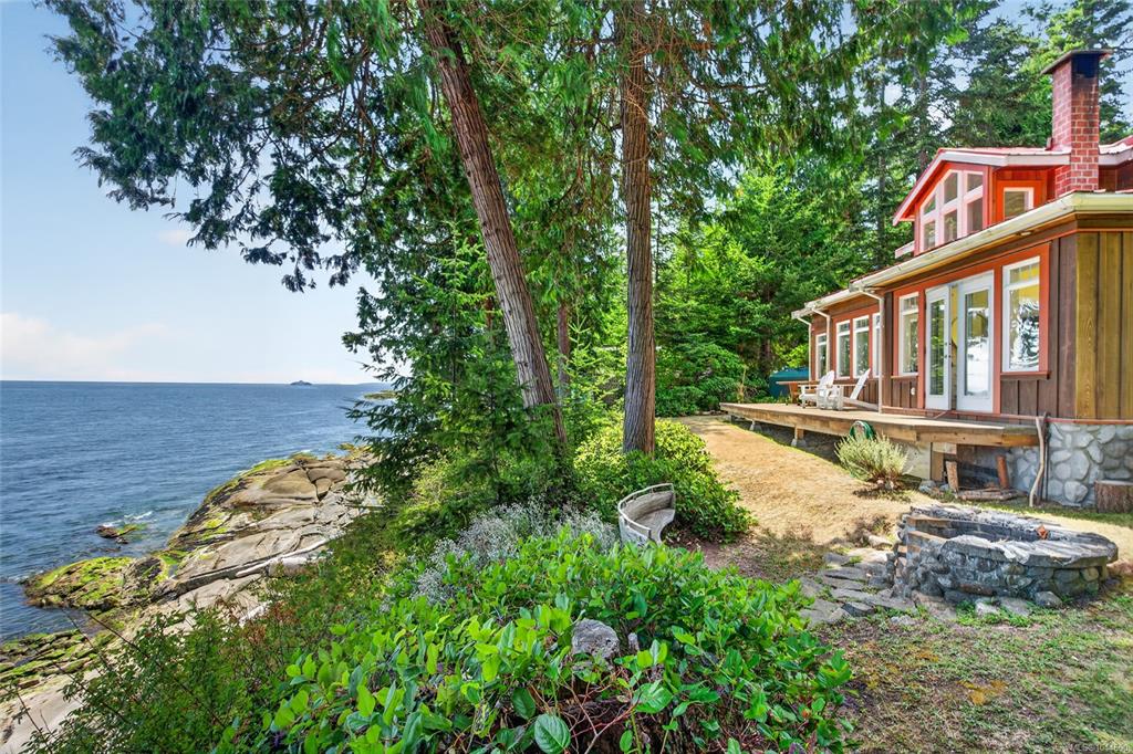 Third View of 105 Island Park Dr, Galiano Island, BC, V0N 1P0
