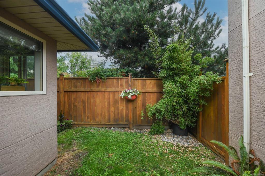 Fifth View of 720 Aspen Rd, CHRISTIE HEIGHTS, Comox, BC, V9M 3Y4