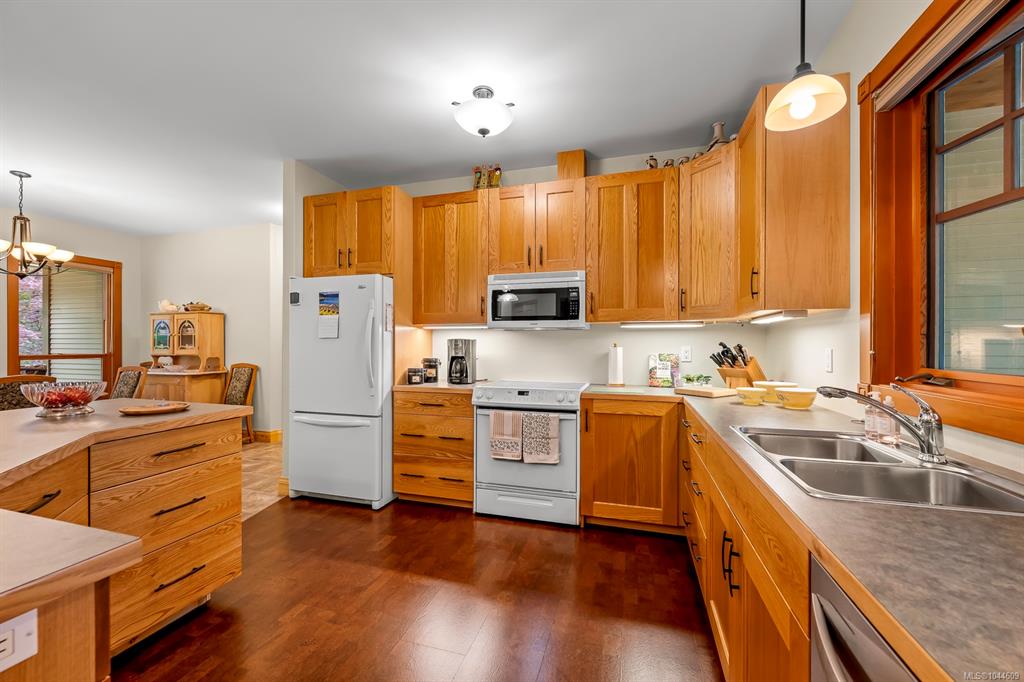 Fifth View of 307 Bates Dr, Fanny Bay, BC, V0R 1W0