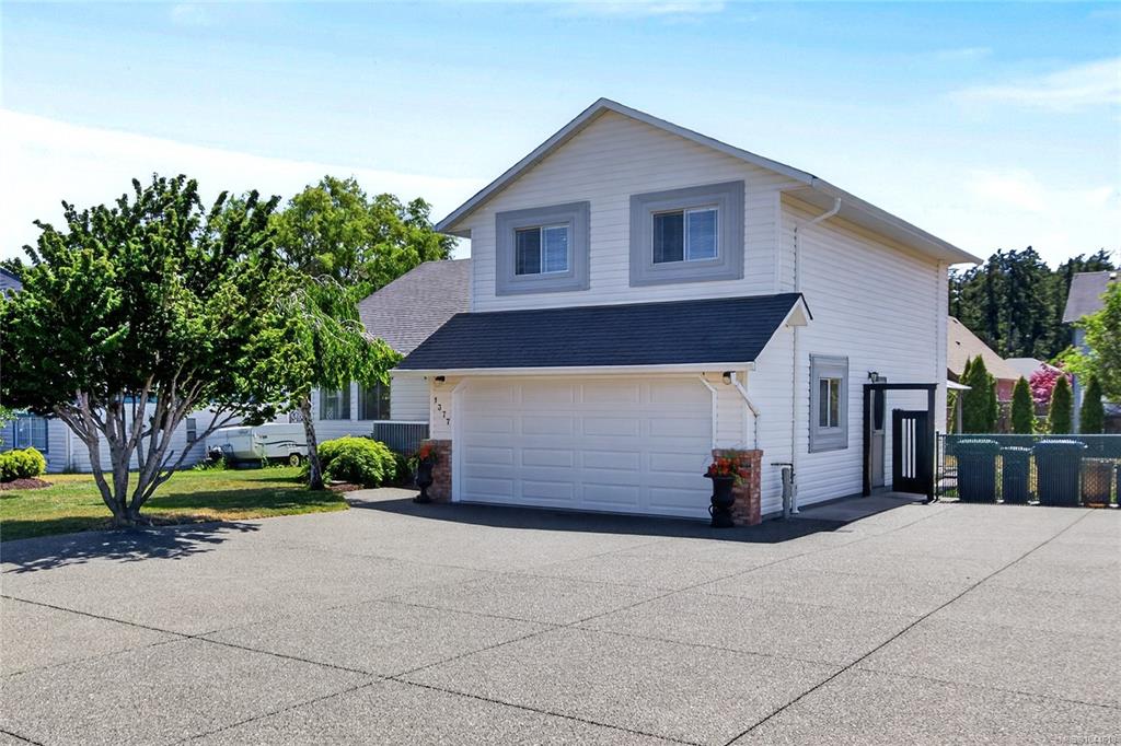 Second View of 1377 Ocean View Ave, Comox, BC, V9M 3R2