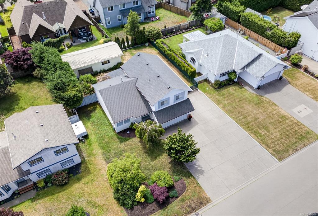 Fifth View of 1377 Ocean View Ave, Comox, BC, V9M 3R2