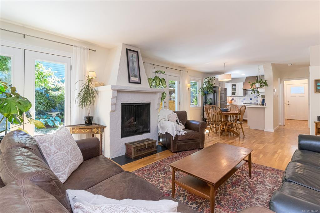 Third View of 1601 Haultain St, Victoria, BC, V8R 2K6