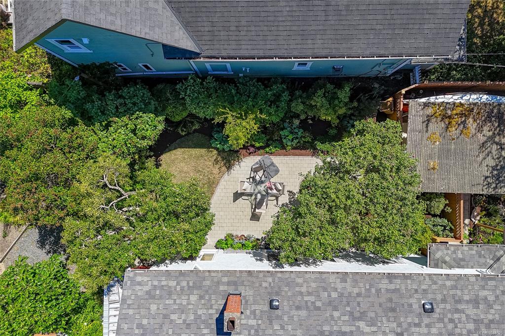 Fifth View of 1601 Haultain St, Victoria, BC, V8R 2K6