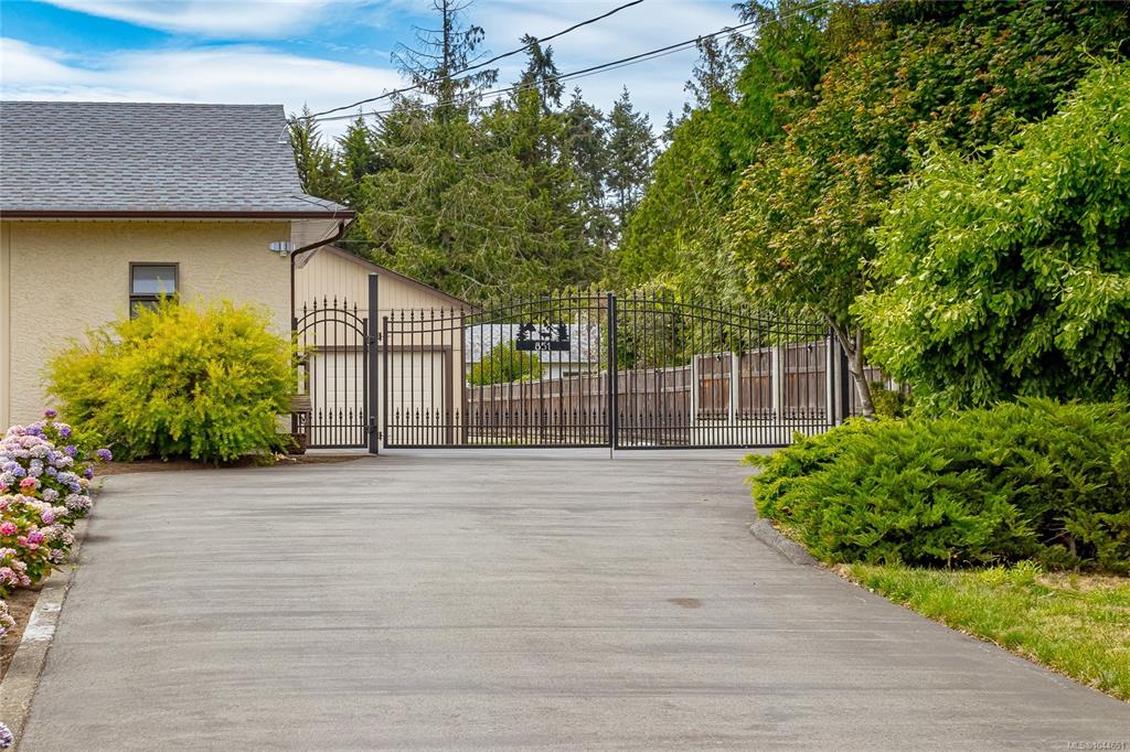 Fourth View of 851 Breakwater Rd, French Creek, BC, V9P 1Z8