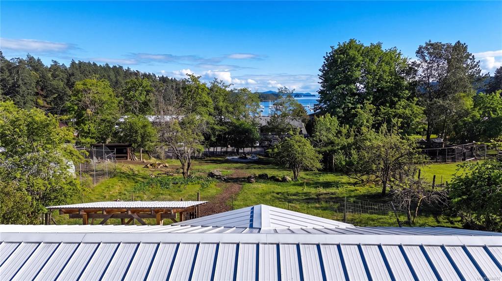 265 Lower Ganges Rd, 1044657, BC,