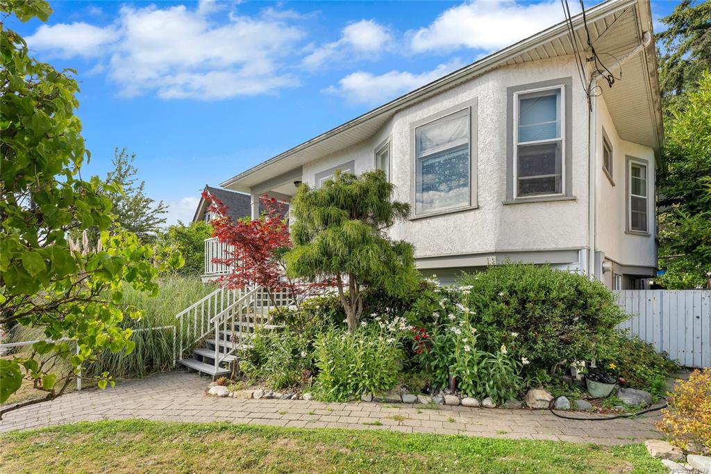 Second View of 384 Burnside Rd E, Victoria, BC, V9A 1A5