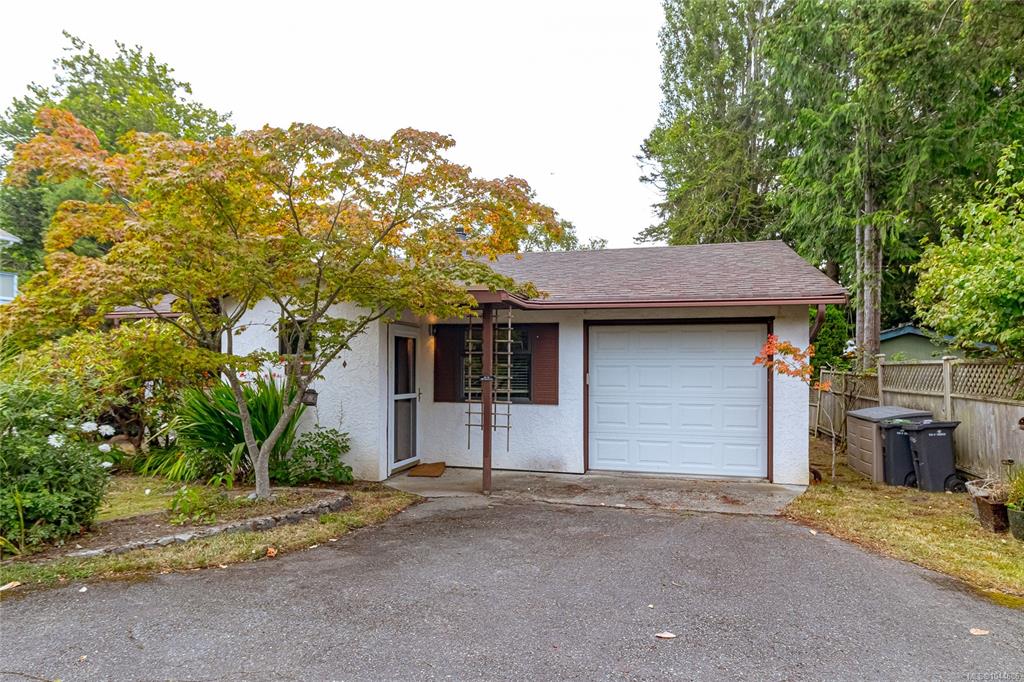 Fourth View of A 1143 Munro St, Esquimalt, BC, V9A 5P3