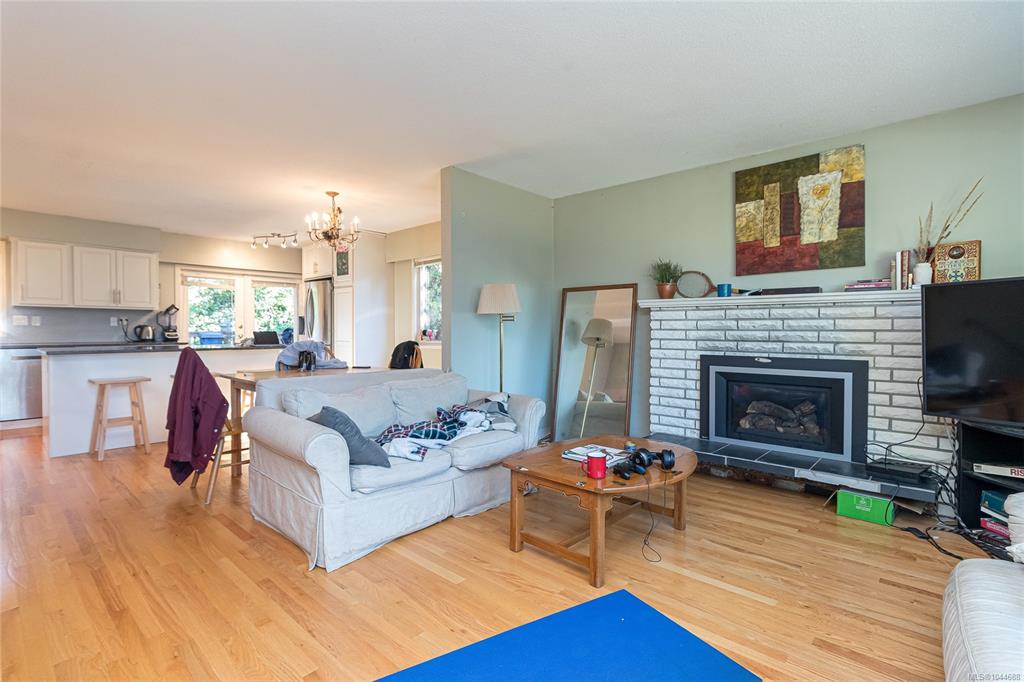 Fourth View of 4167 Thornhill Cres, Saanich, BC, V8N 5E6