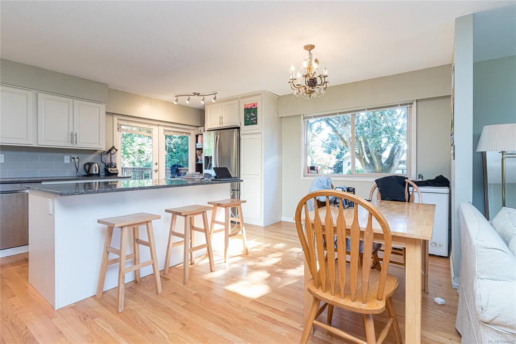 Fifth View of 4167 Thornhill Cres, Saanich, BC, V8N 5E6