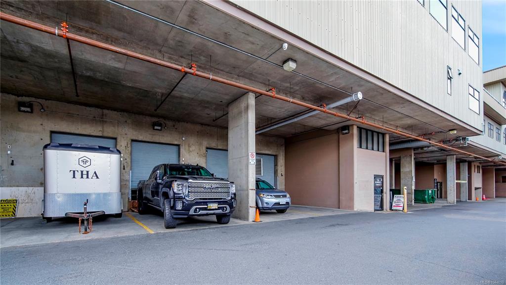 Fifth View of 601 Boleskine Rd, Saanich, BC, V8Z 1C5