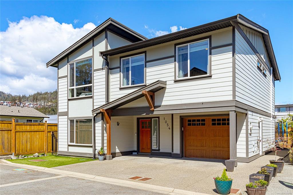 1054 Whitney Crt, 1044702, BC,