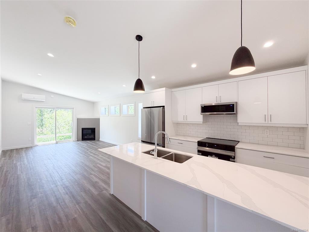 Fifth View of 3025 Royston Rd, Cumberland, BC, V9N 1S0